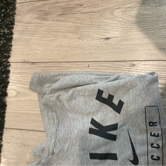 Nike soccer ⚽️. Men's Gray Short Sleeve Tee size small - Picture 8 of 8
